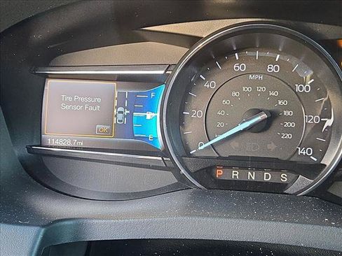 Used 2018 Ford Explorer Limited w/ Equipment Group 301A FWD image 10