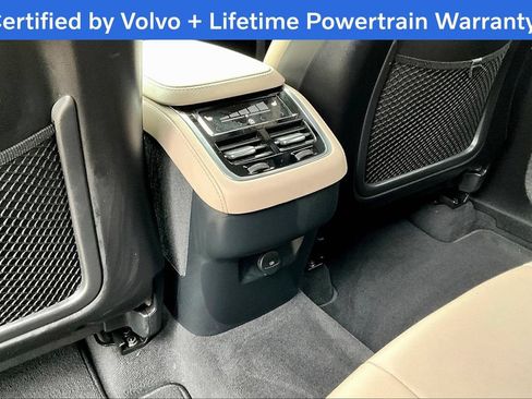 Used 2025 Volvo XC90 B6 Plus AWD/4WD image 31