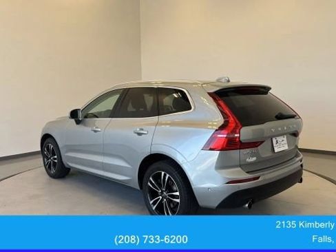 Used 2018 Volvo XC60 T6 Momentum w/ Vision Package AWD/4WD image 7