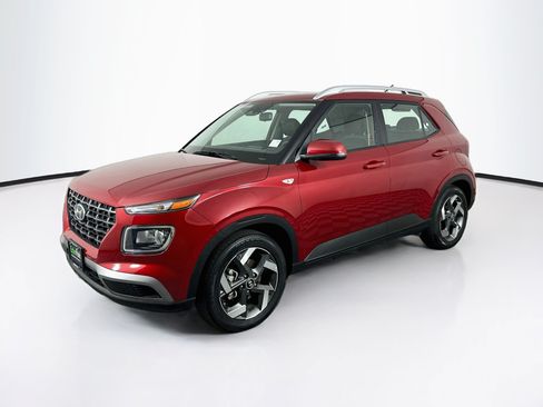 Used 2025 Hyundai Venue SEL FWD image 3