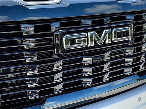 Used 2024 GMC Sierra 3500 Denali Ultimate AWD/4WD image 29