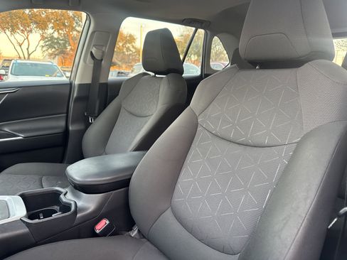 Used 2024 Toyota RAV4 XLE w/ Convenience Package image 26