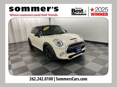 Used 2018 MINI Cooper S image 1