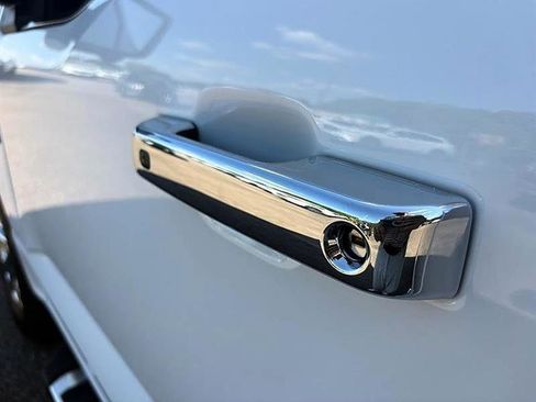 Used 2025 Ford F150 Lariat w/ Equipment Group 502A High AWD/4WD image 17