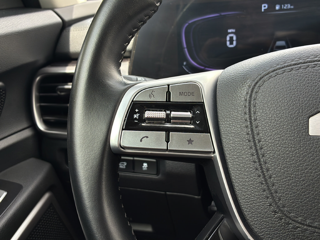 Used 2025 Kia Telluride S FWD image 27