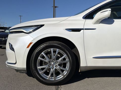Used 2024 Buick Enclave Essence w/ Experience Buick Package image 9