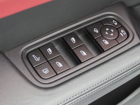 Certified 2025 Porsche Cayenne S AWD/4WD image 39