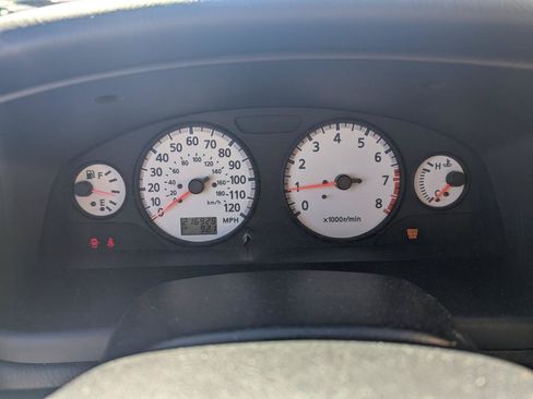 Used 2001 Nissan Pathfinder LE AWD/4WD image 16