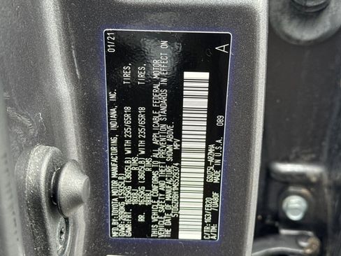 Used 2021 Toyota Highlander XLE image 32