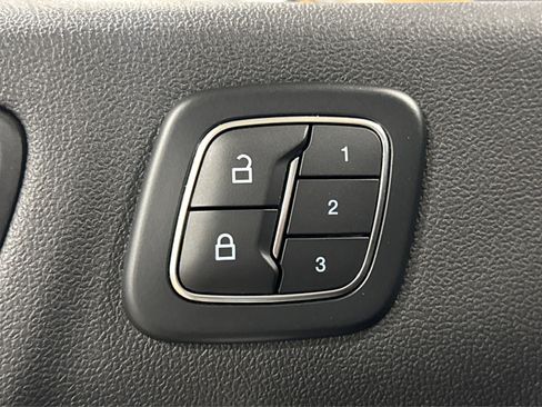 Used 2024 Ford Escape Platinum AWD/4WD image 16