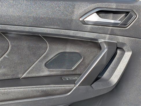 Used 2024 Volkswagen Tiguan SE image 26
