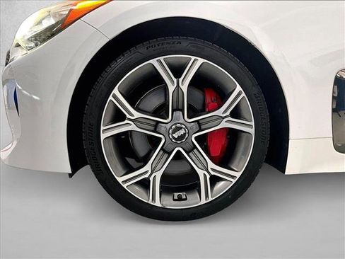 Used 2018 Kia Stinger GT1 RWD image 10