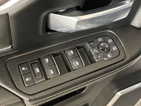 Used 2026 RAM 2500 Laramie AWD/4WD image 36