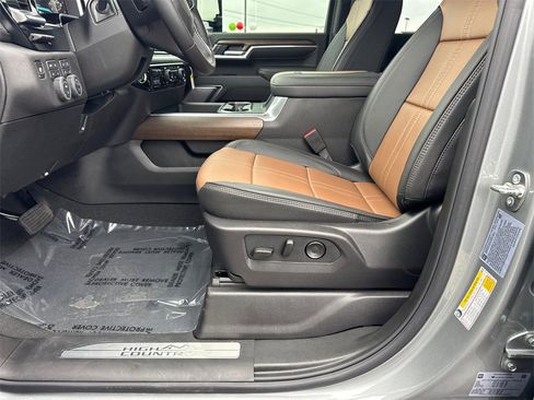 Used 2026 Chevrolet Silverado 3500 High Country w/ Technology Package image 10