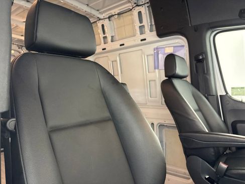Used 2024 Mercedes-Benz Sprinter 2500 w/ Acoustic Package image 18