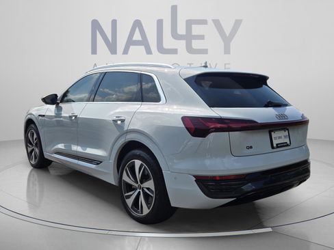 Used 2024 Audi Q8 e-tron Premium Plus AWD/4WD image 3