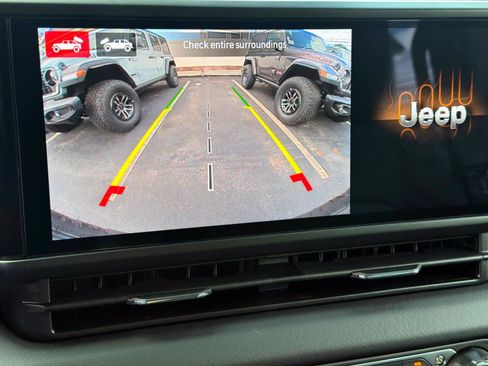 New 2026 Jeep Wrangler Unlimited Sahara w/ Whitecap Package AWD/4WD image 18