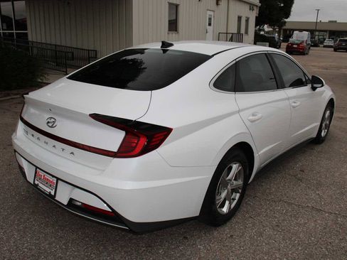 Used 2022 Hyundai Sonata SE w/ Preferred Accessory Package image 9