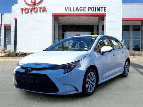 Used 2023 Toyota Corolla LE image 1