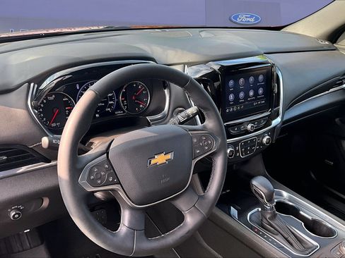 Used 2023 Chevrolet Traverse Premier AWD/4WD image 17