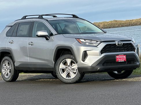 New 2025 Toyota RAV4 XLE w/ Convenience Package image 2