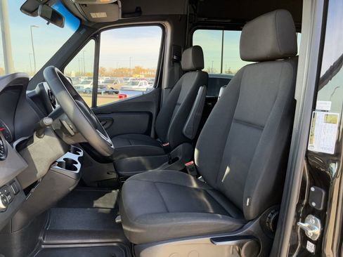 Used 2024 Mercedes-Benz Sprinter 2500 image 25