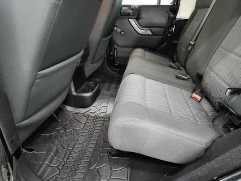 Used 2012 Jeep Wrangler Unlimited Sport image 8