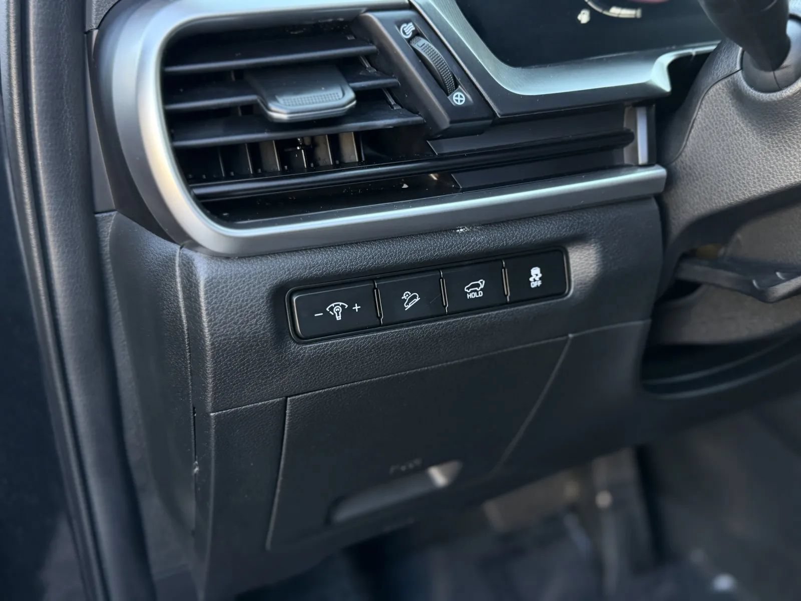 Used 2025 Kia Telluride S AWD/4WD image 30