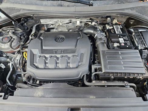 Used 2022 Volkswagen Tiguan SE w/ Panoramic Sunroof Package image 34