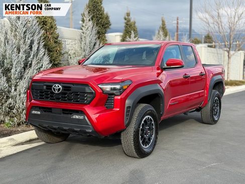 Used 2025 Toyota Tacoma TRD Off-Road image 3