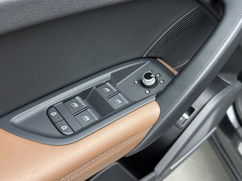 Used 2022 Audi Q5 e Premium Plus w/ Premium Plus Package image 13