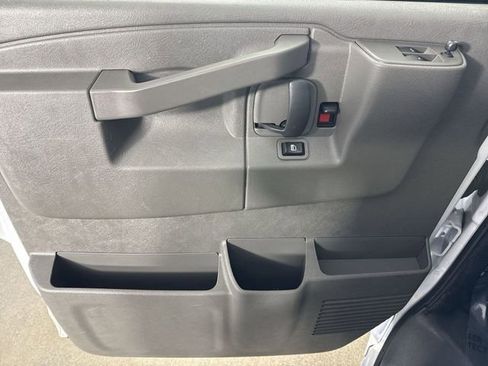 Used 2024 Chevrolet Express 3500 LT w/ LT Preferred Equipment Group RWD image 22