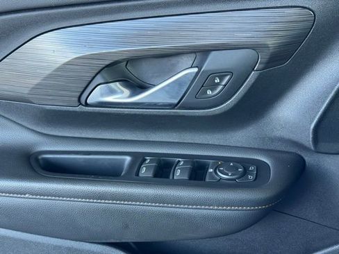 Used 2020 GMC Terrain SLT image 27