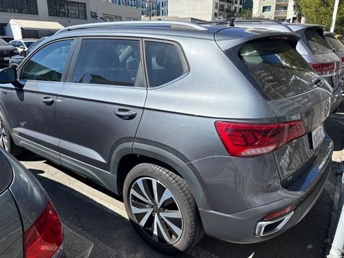 Certified 2022 Volkswagen Taos SE AWD/4WD image 5
