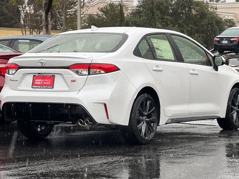 New 2026 Toyota Corolla SE image 3