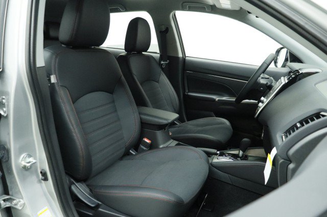 New 2027 Mitsubishi Outlander Sport SE FWD image 18