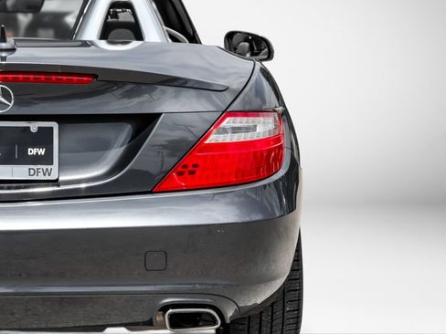 Used 2014 Mercedes-Benz SLK 350 image 34