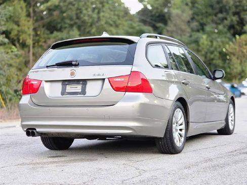 Used 2009 BMW 328i xDrive Wagon image 7