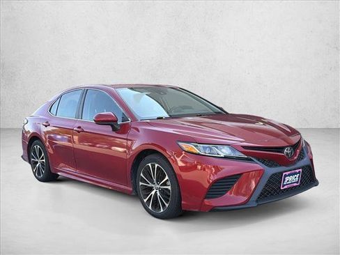 Used 2020 Toyota Camry SE FWD image 3