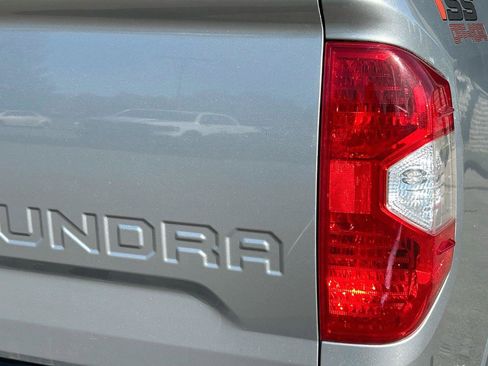 Used 2018 Toyota Tundra SR5 AWD/4WD image 11