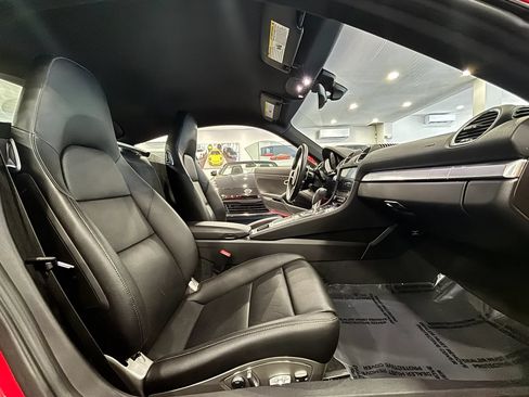 Used 2018 Porsche 718 Cayman S RWD image 15