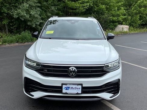 Used 2024 Volkswagen Tiguan SE R-Line AWD/4WD image 8