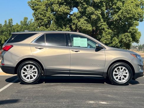 Used 2018 Chevrolet Equinox LT FWD image 3