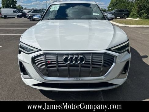 Used 2022 Audi e-tron S Premium Plus AWD/4WD image 2
