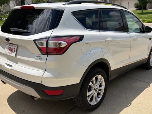 Used 2017 Ford Escape SE w/ Equipment Group 201A AWD/4WD image 6