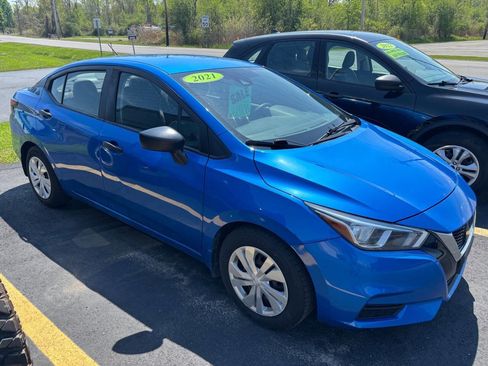 Used 2021 Nissan Versa S FWD image 4