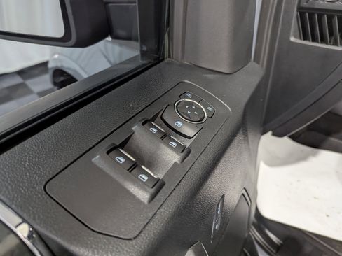 Used 2019 Ford F150 XLT w/ Equipment Group 302A Luxury AWD/4WD image 21