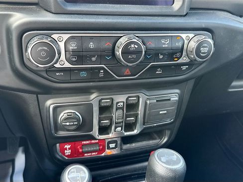 Used 2023 Jeep Wrangler Unlimited Rubicon 4xe w/ Cold Weather Group image 17