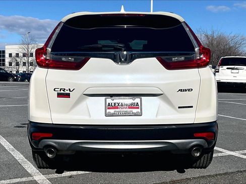Used 2018 Honda CR-V Touring image 4
