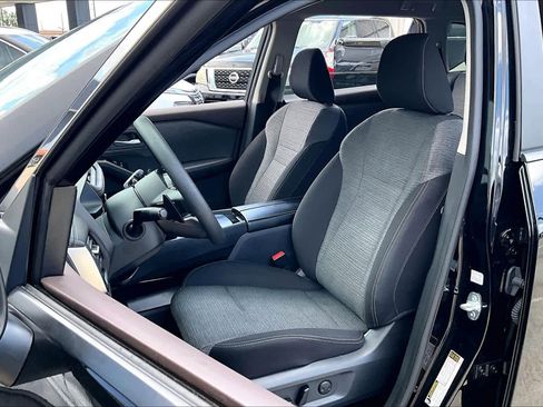 Certified 2023 Nissan Rogue SV image 8